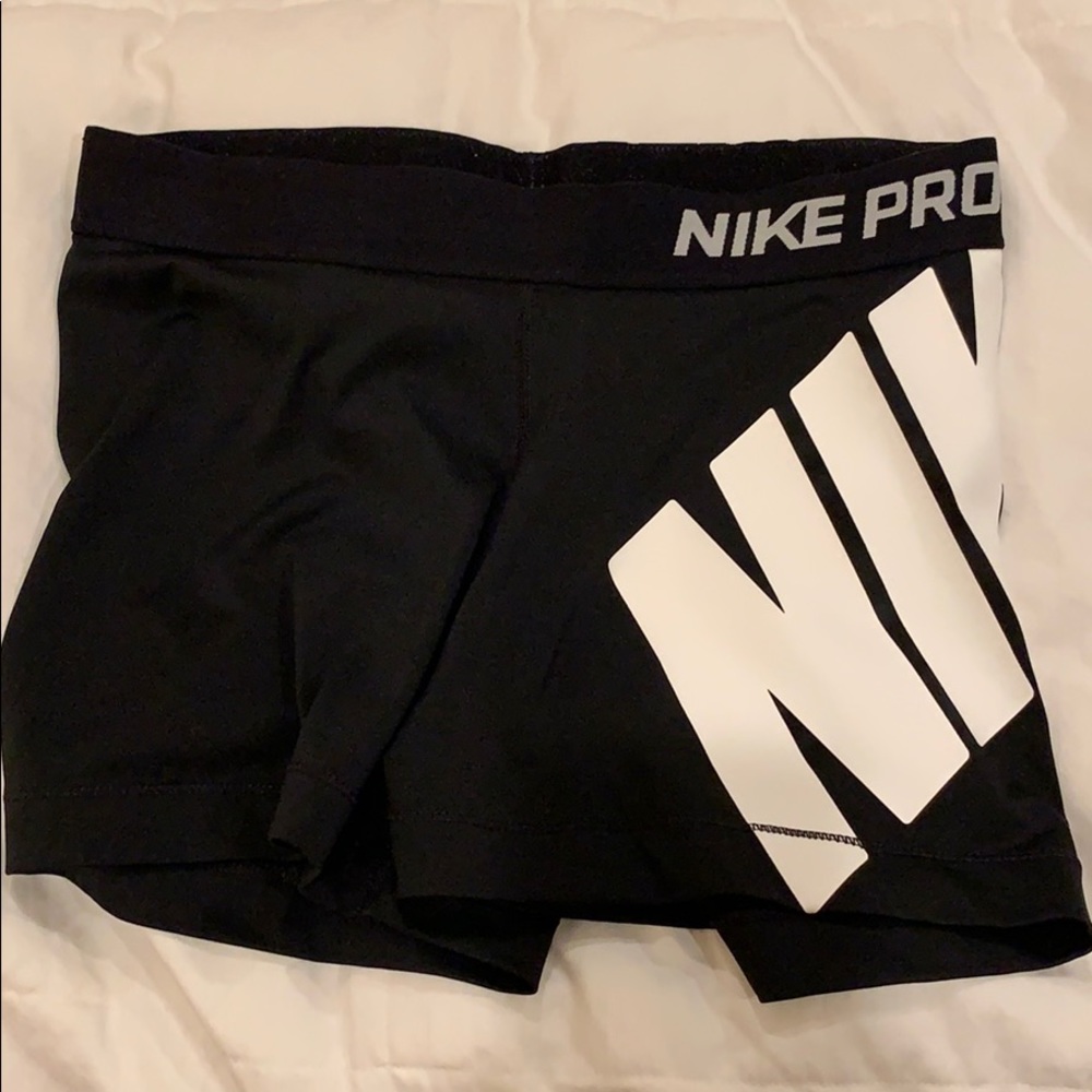 Black and white Nike spandex
